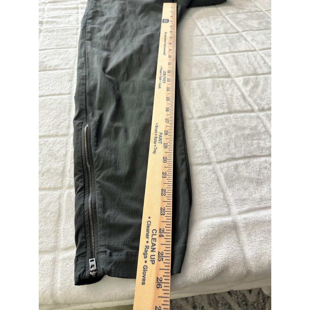 Athleta Trekkie North Jogger Pants Womens Size 6 Black Zip Pockets Athletic - Picture 7 of 7